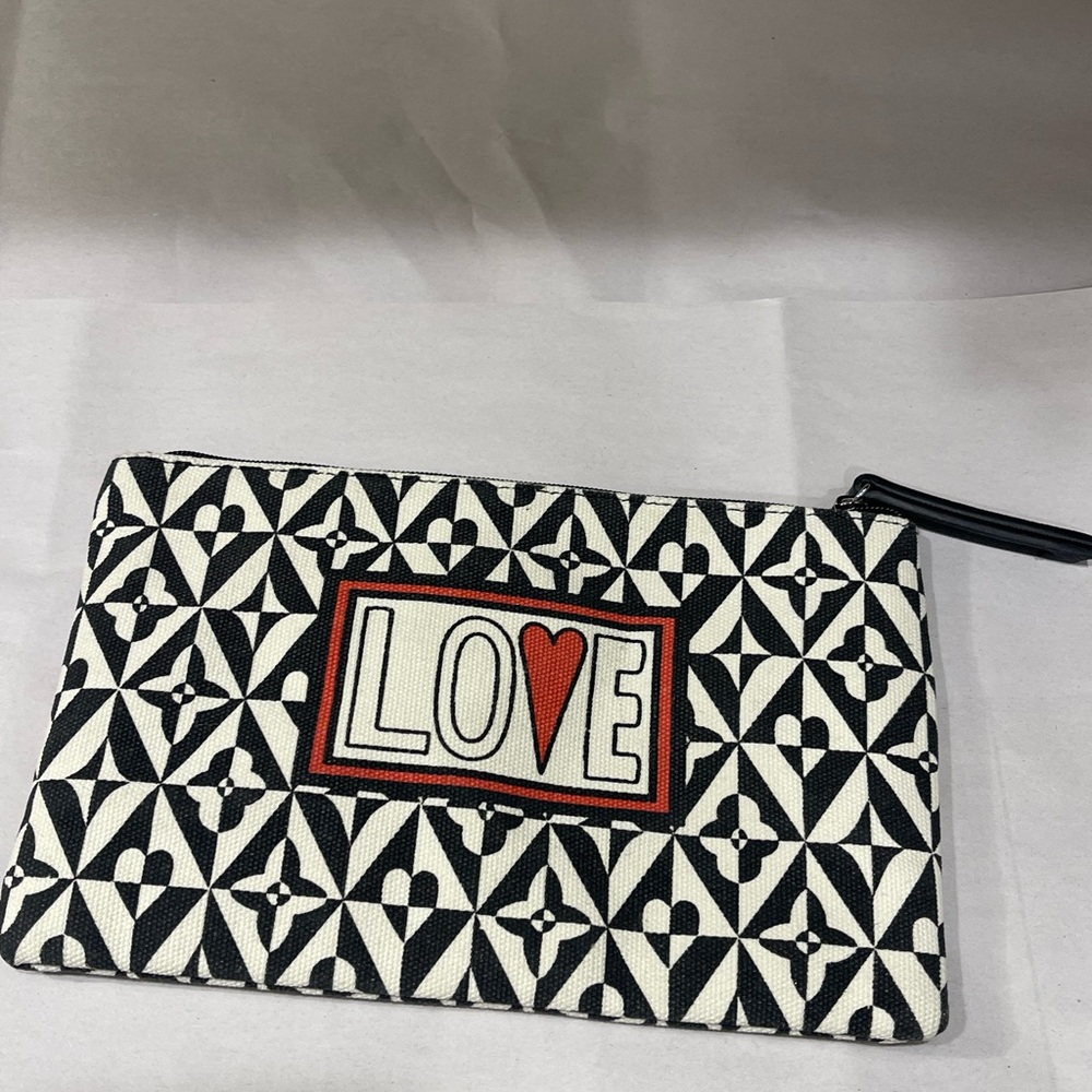Limited editions Brighton love zip canvas pouch